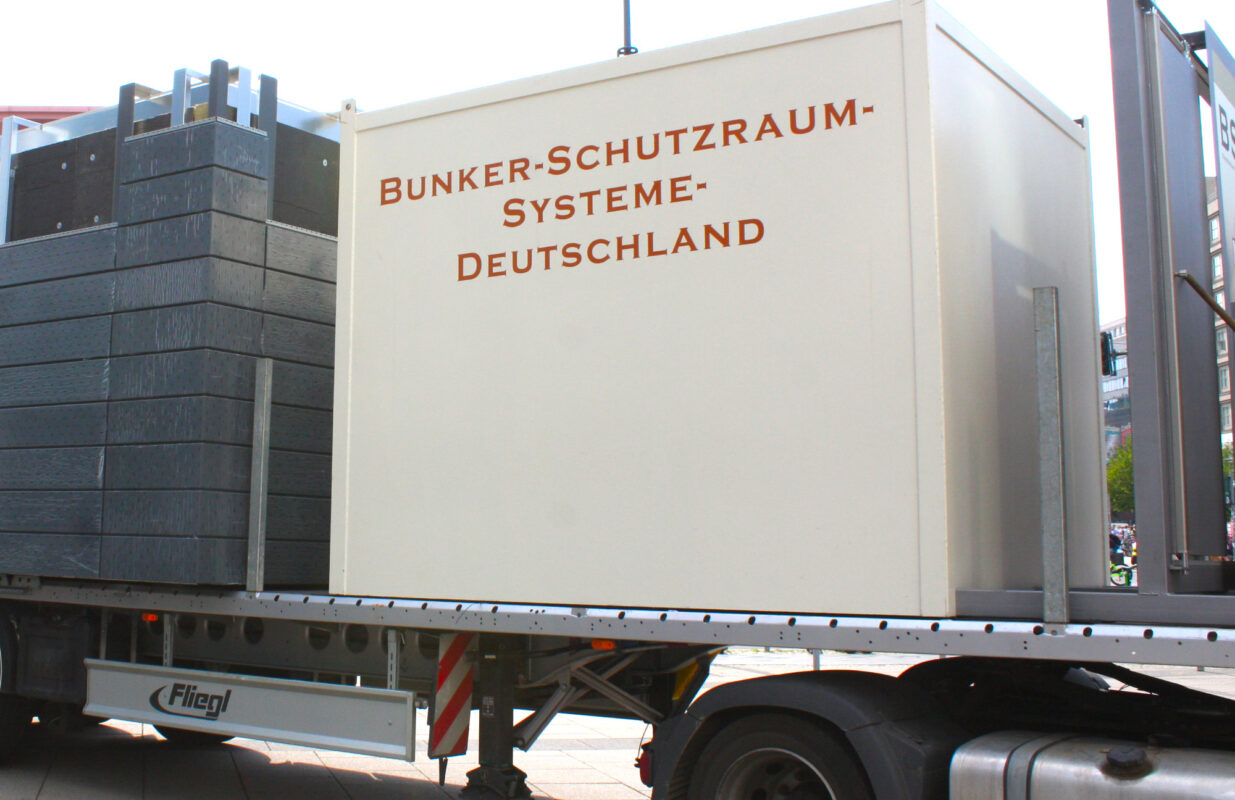 LKW mit Bunker zum Katastrophenschutzkongress BSSD